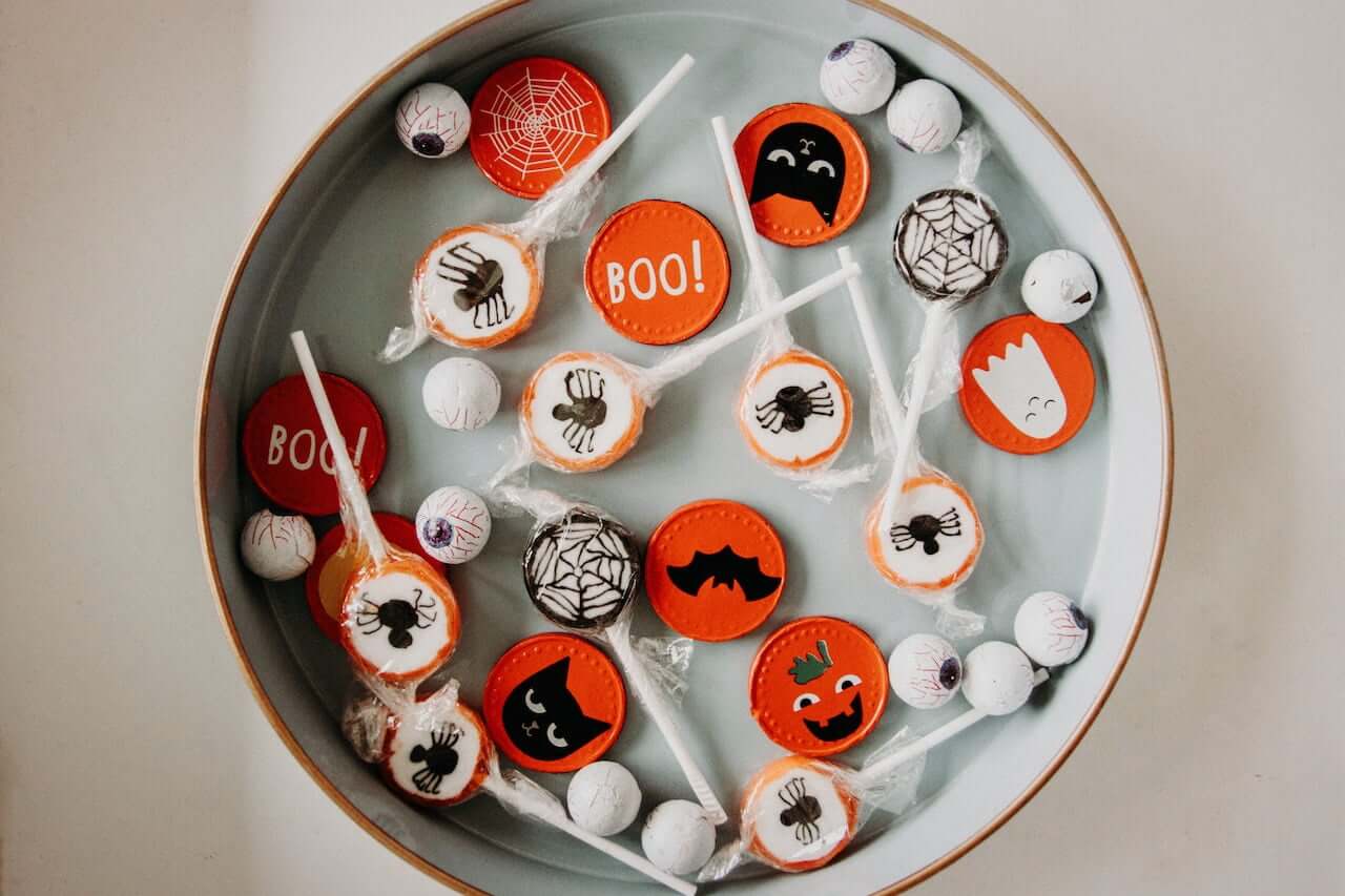 Halloween-Candies-on-a-white-plate
