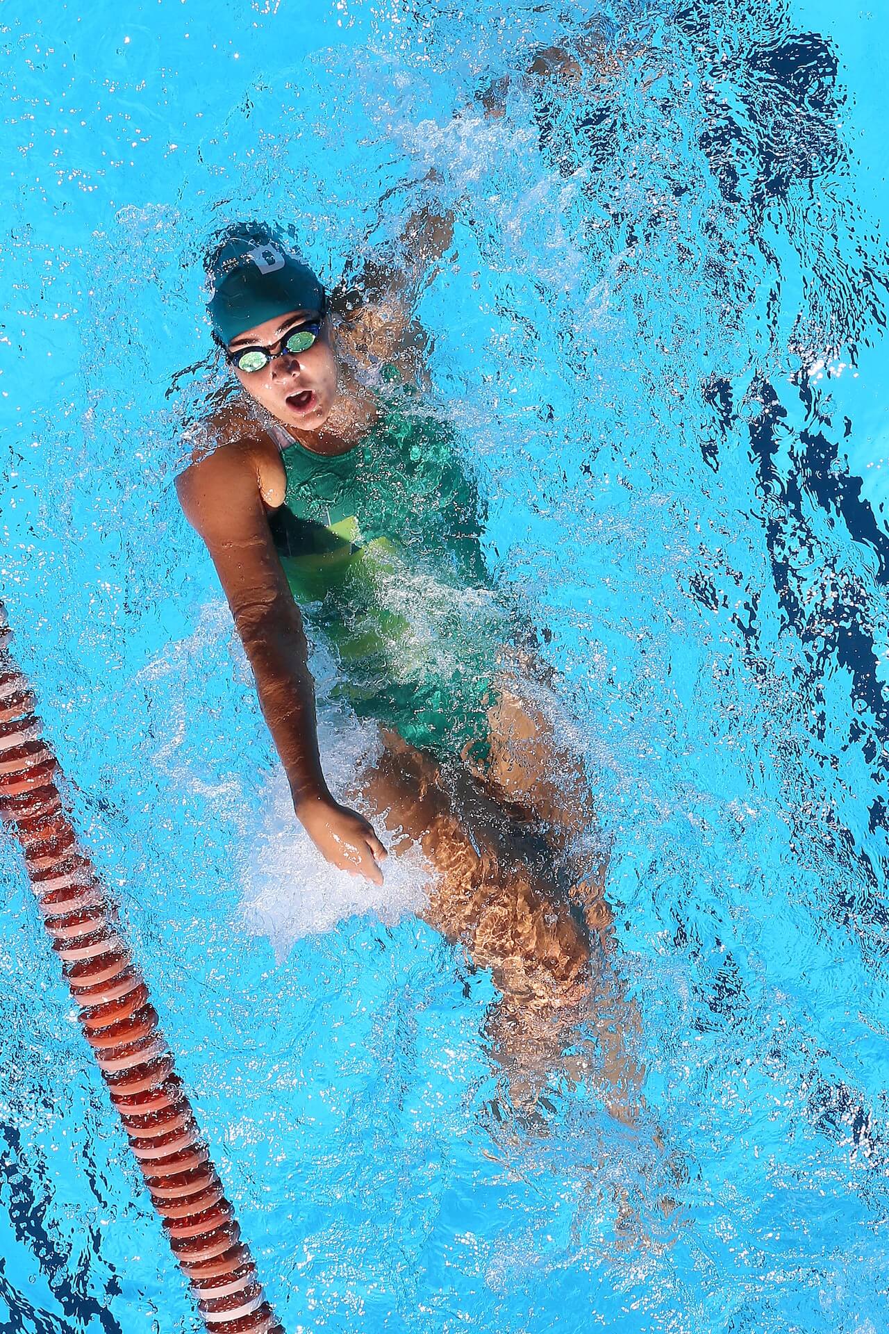 girl-swimming-in-pool